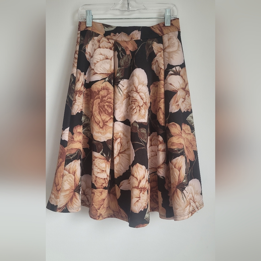 Skirt - flower pattern in Small